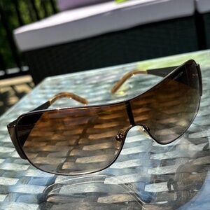 Vogue Sunglasses with a Bit of Bling